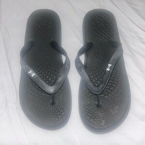 Under Armour Black Textured Flip Flops Men’s Size 8/9